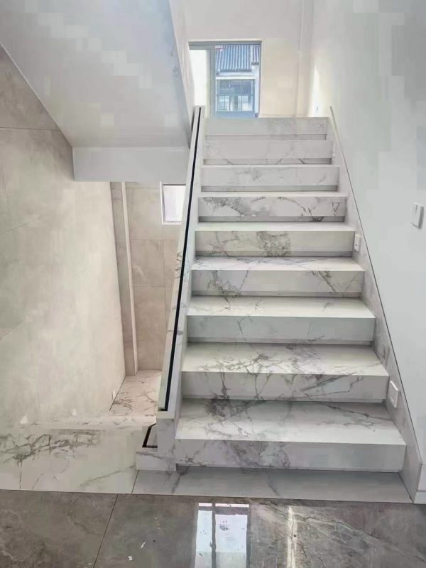 đá ốp cầu thang đẹp, bền được ưa chuộng ở Hải Phòng
