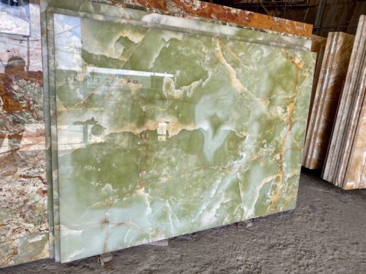 Thi công đá Onyx xuyên sáng tại Hải Phòng